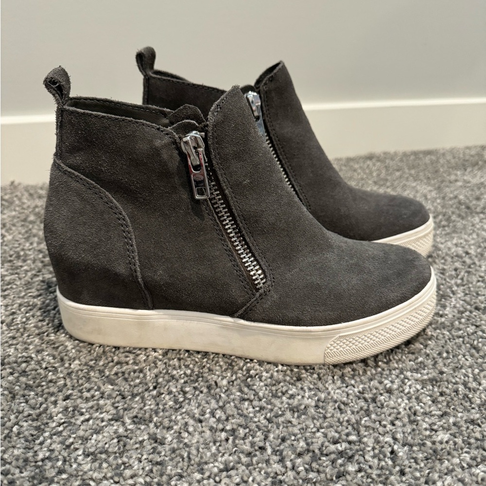 Steve Madden Grey wedges size 8